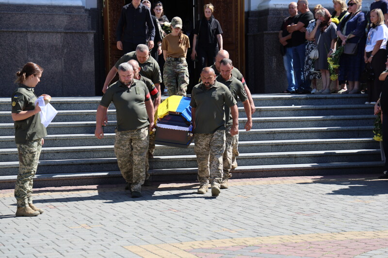 Загинув чотири місяці тому: у Луцьку попрощалися із 54-річним Героєм Едуардом Павловським
