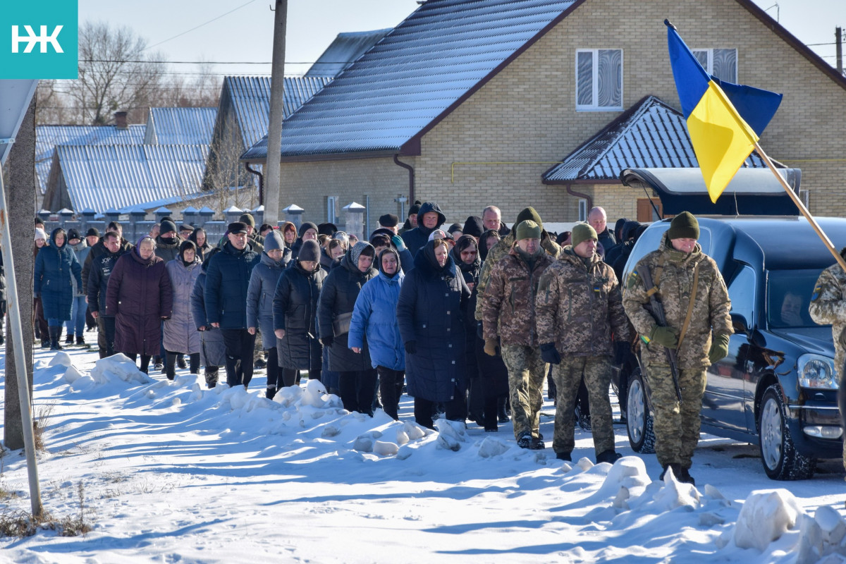 Осиротіли донечка і син: на Волині попрощалися із 43-річним Героєм Віктором Веремійчиком
