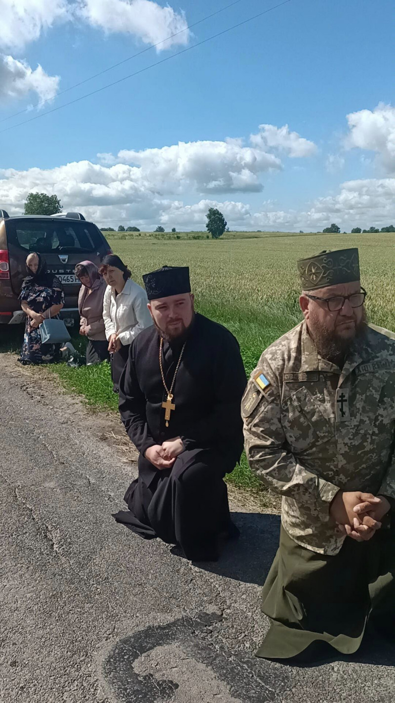 У селі на Волині в останню дорогу провели 31-річного Героя Володимира Столярчука