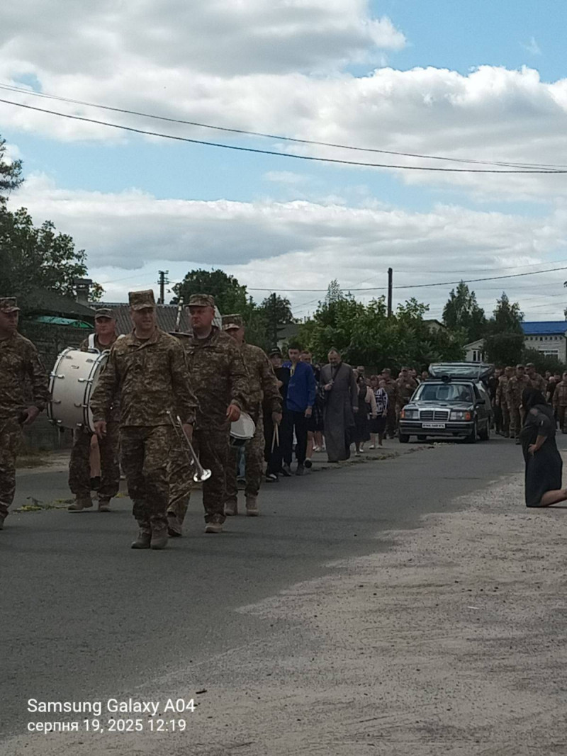 Навіки 31: на Волині в останню путь провели Героя Олега Оксенюка
