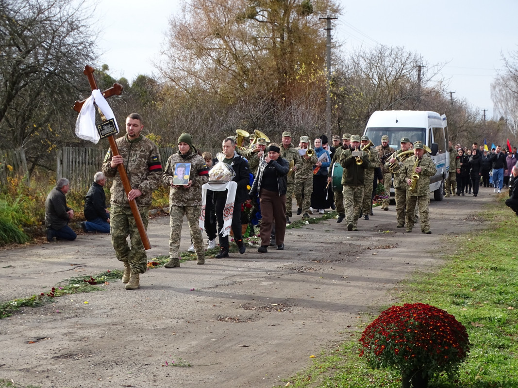 Загинув у бою у Покровському районі: на Волині провели в останню путь Героя Юрія Патія