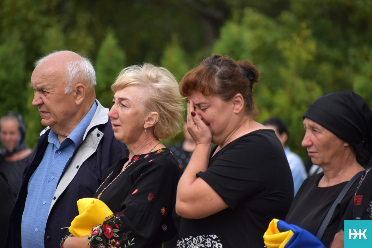 Сльози, голуби та шана загиблим захисникам: у громаді на Волині відкрили Алею пам’яті Героям