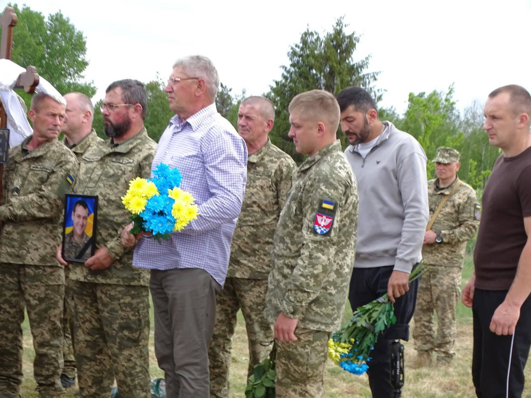 Серце зупинилося у лікарні: на Волині поховали захисника Андрія Свігуна