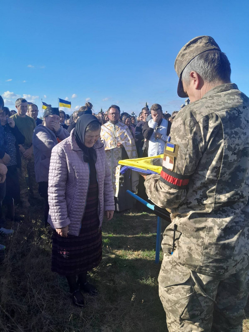 Загинув внаслідок удару ворожим FPV-дроном: у Луцькому районі попрощалися з Героєм Сергієм Близнюком