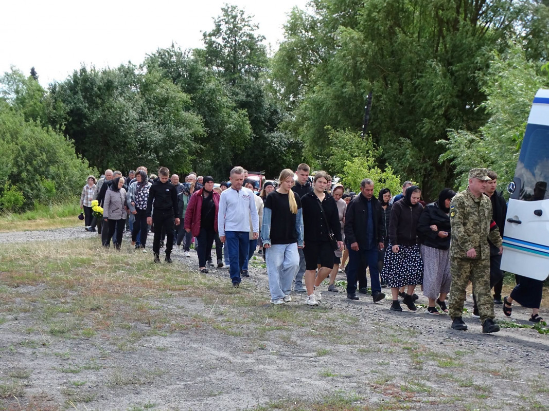 Через майже два роки після загибелі на Волині поховали Героя Валерія Кікавського