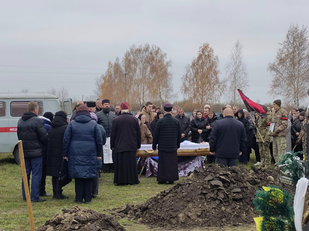 Заручився з коханою за кілька місяців до загибелі: на Волині попрощалися із 25-річним Героєм Андрієм Федоруком