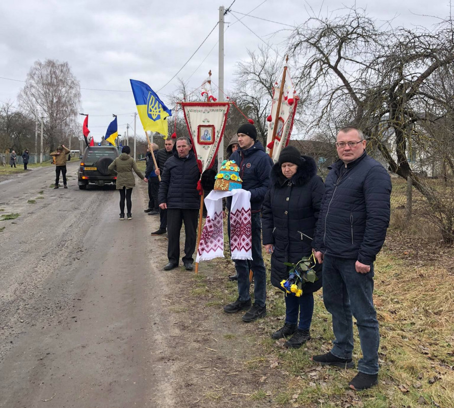 Рано втратив батьків: на Волині попрощалися із молодим Героєм Тарасом Сохацьким