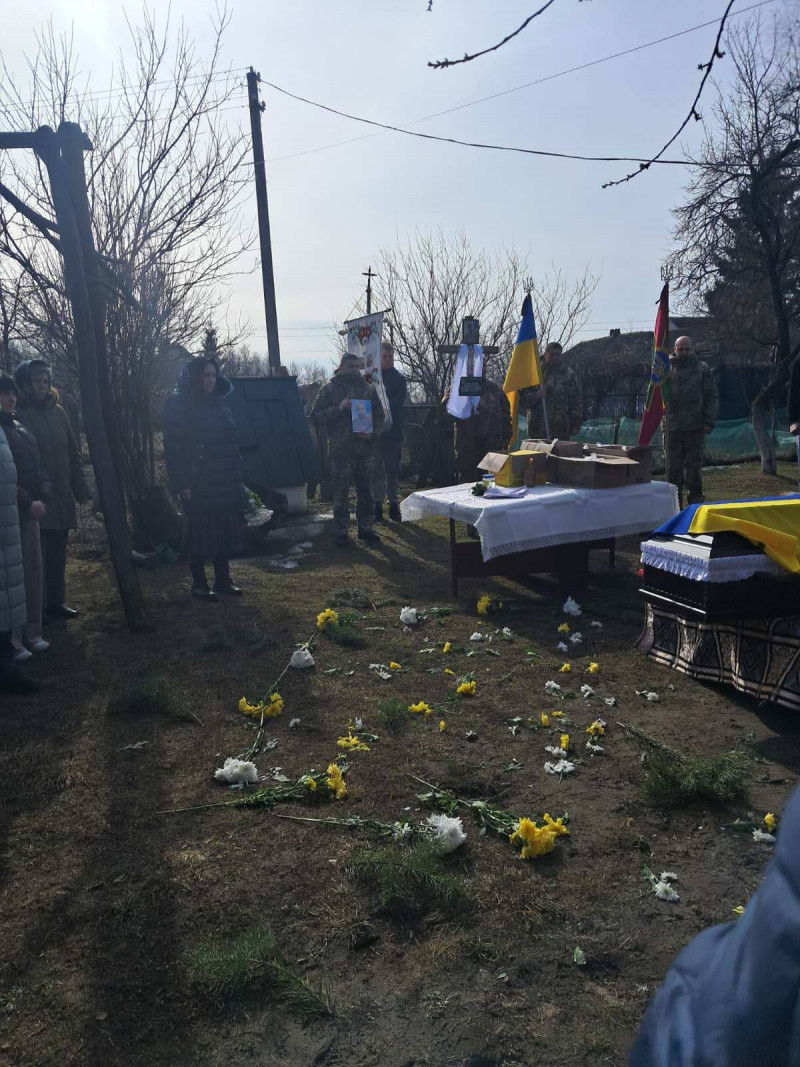 Загибель підтвердила ДНК-експертиза: на Волині в останню земну путь провели 28-річного Героя Олександра Дробота
