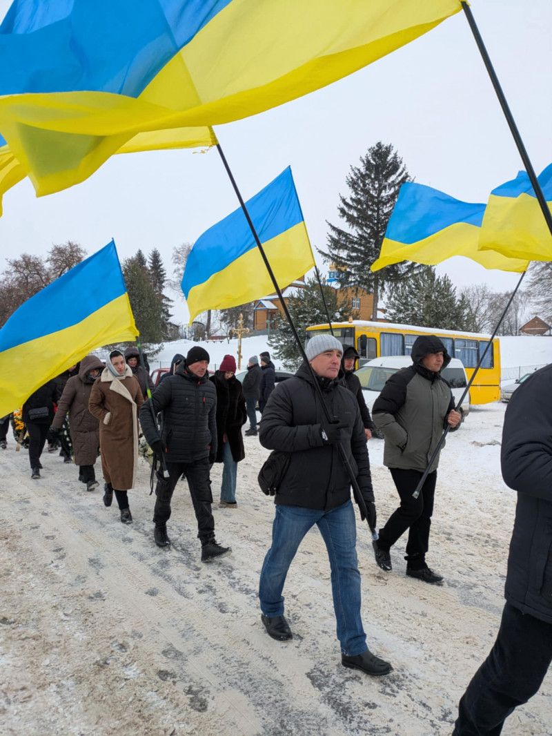 З перших днів війни став на захист України: на Волині провели в останню путь воїна Миколу Положевця