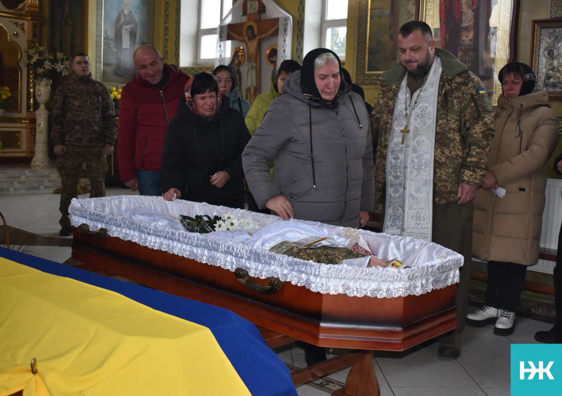 Молодий воїн не встиг створити сім'ю: на Волині попрощалися із загиблим Героєм Юрієм Кратіком