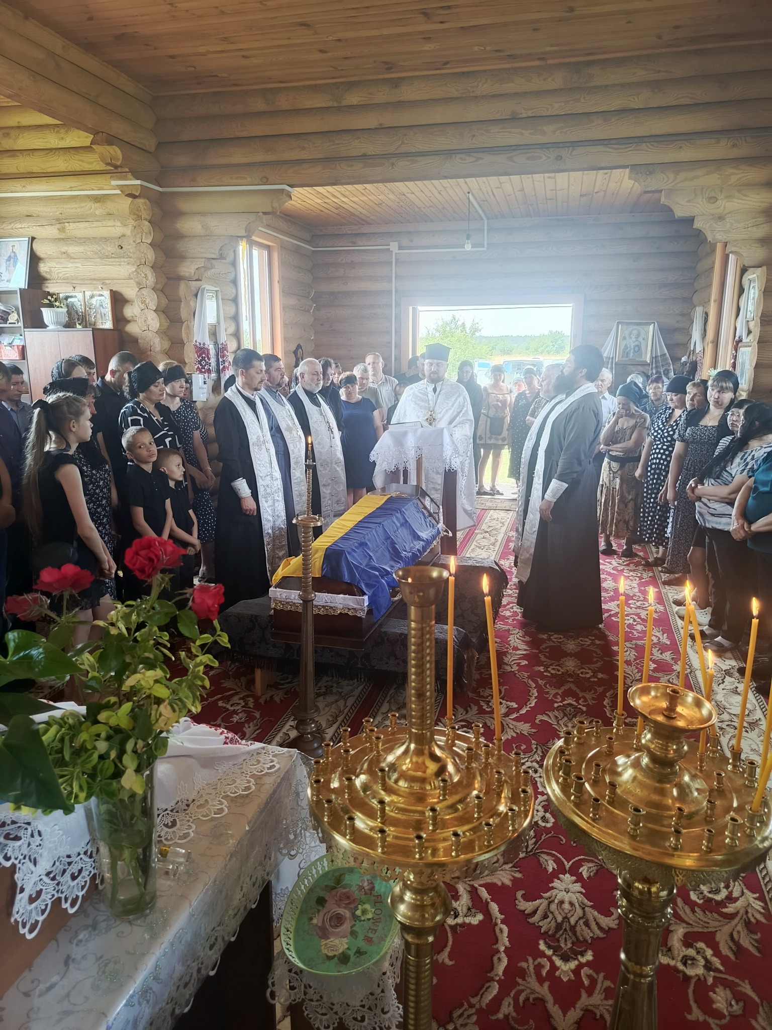 Без батька залишилося двоє дітей: волиняни попрощалися з Героєм Андрієм Брилюком
