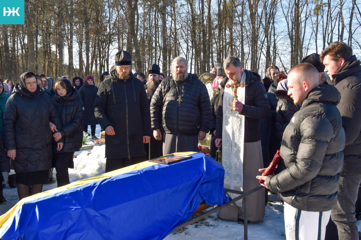 Осиротіли донечка і син: на Волині попрощалися із 43-річним Героєм Віктором Веремійчиком