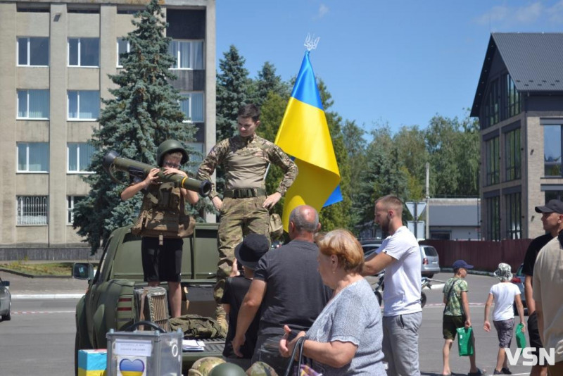 У місті на Волині на благодійному святі зібрали понад 130 тисяч гривень для ЗСУ. Фоторепортаж