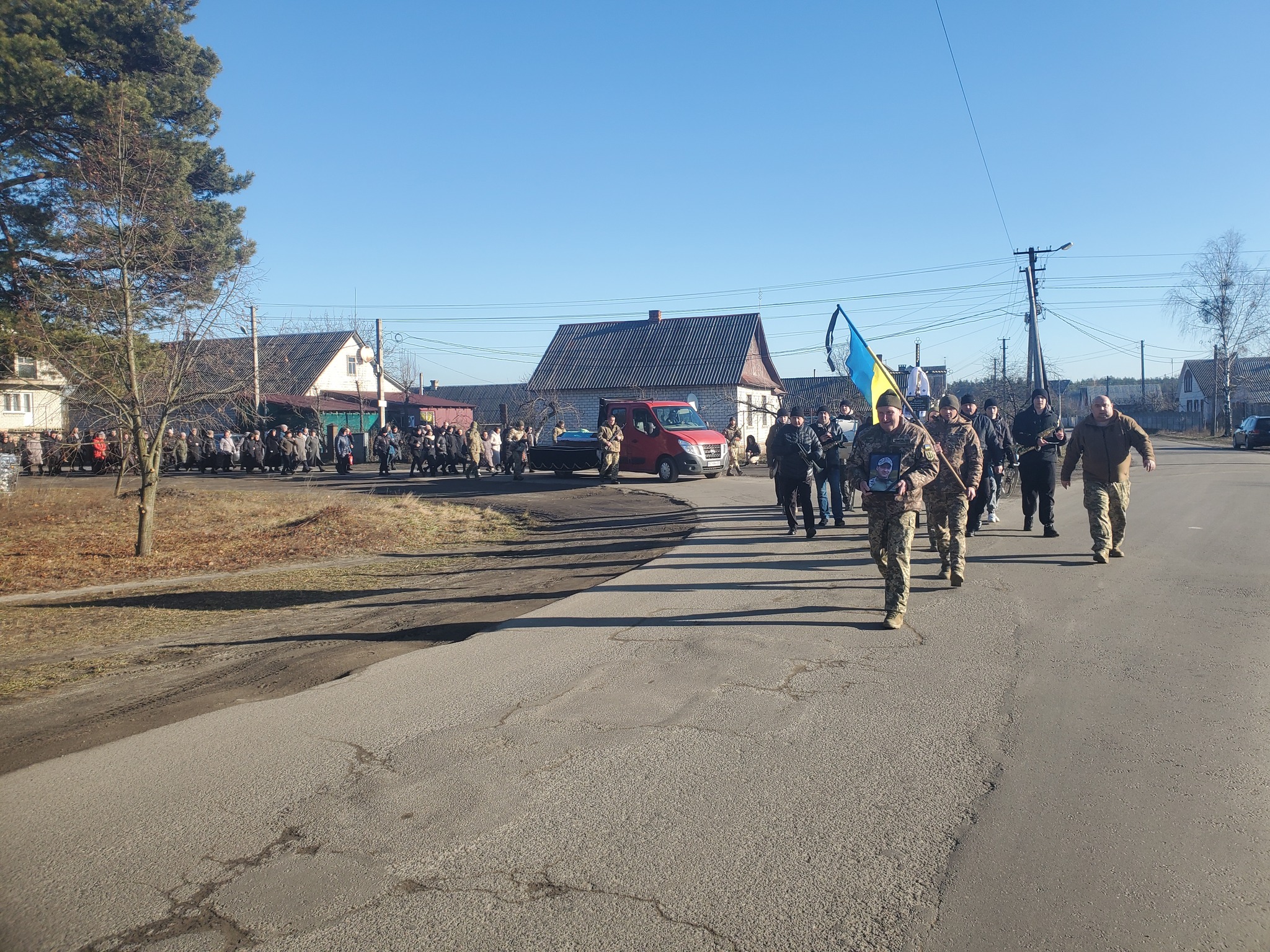 Більше року вважався безвісти зниклим: на Волині в останню дорогу провели 40-річного Героя Анатолія Семенюка