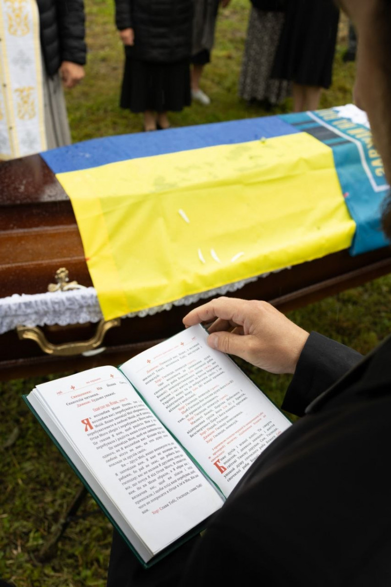 Без сина залишилася мама, а без старшого брата — двоє братів: на Волині поховали 25-річного Героя Олексія Семеновича