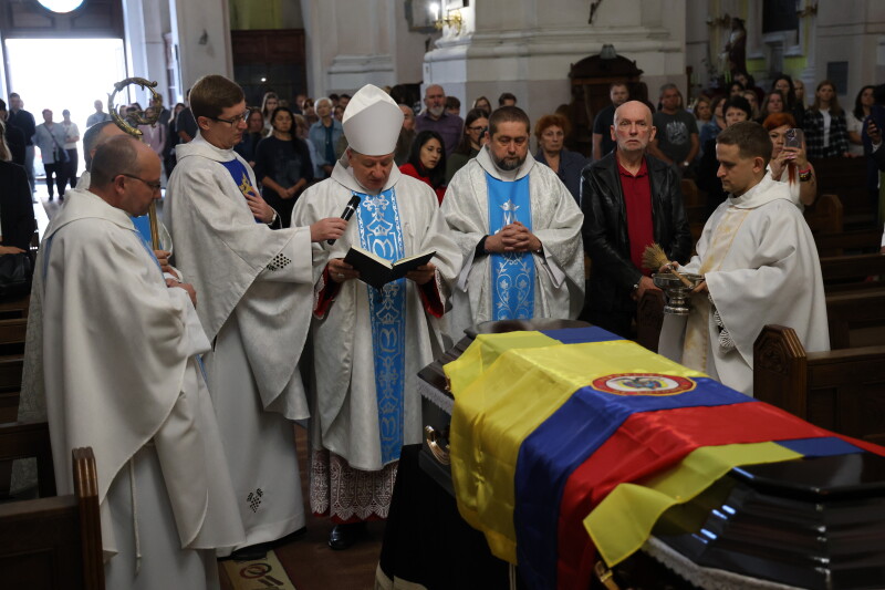 «Хто боїться смерті, тому не варто народжуватися»: у Луцьку попрощалися з колумбійцем Карлосом Бохоркесом