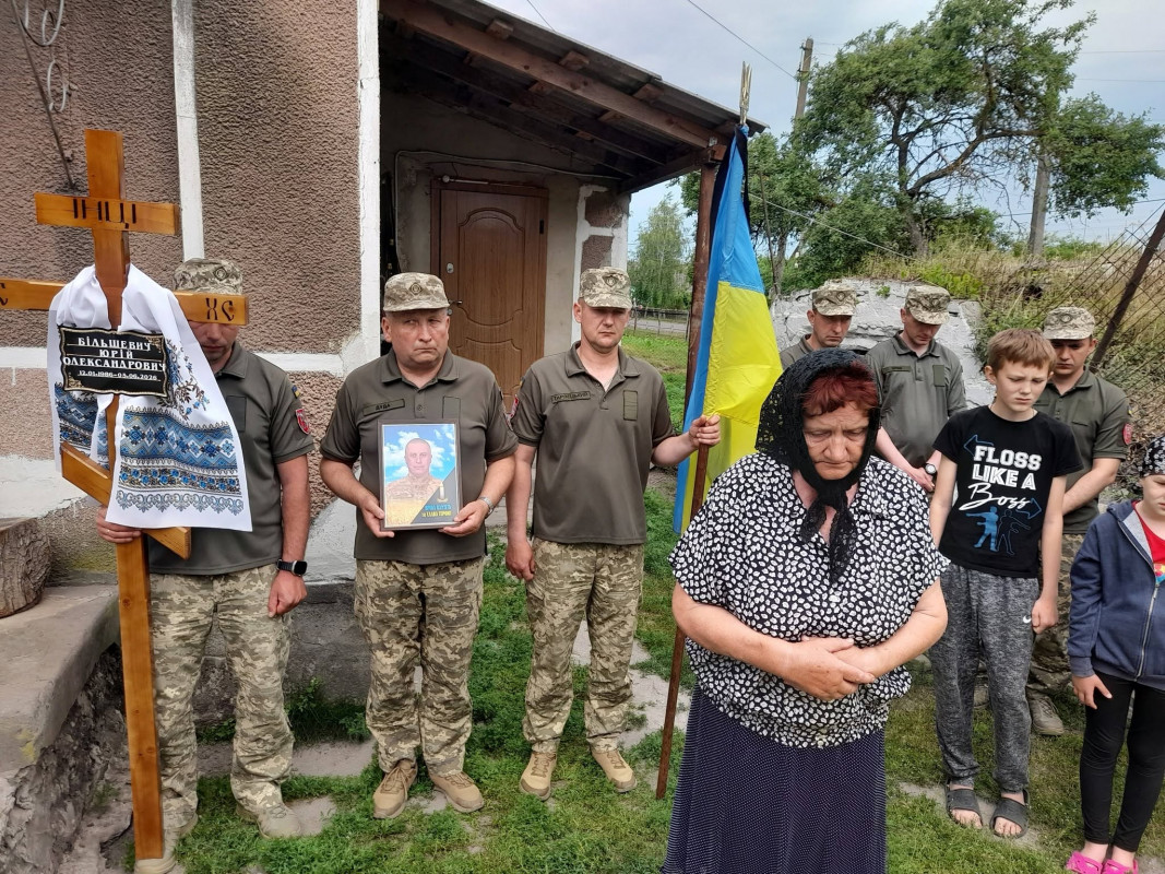 Серце зупинилося у шпиталі: на Волині поховали воїна Юрія Більшевича