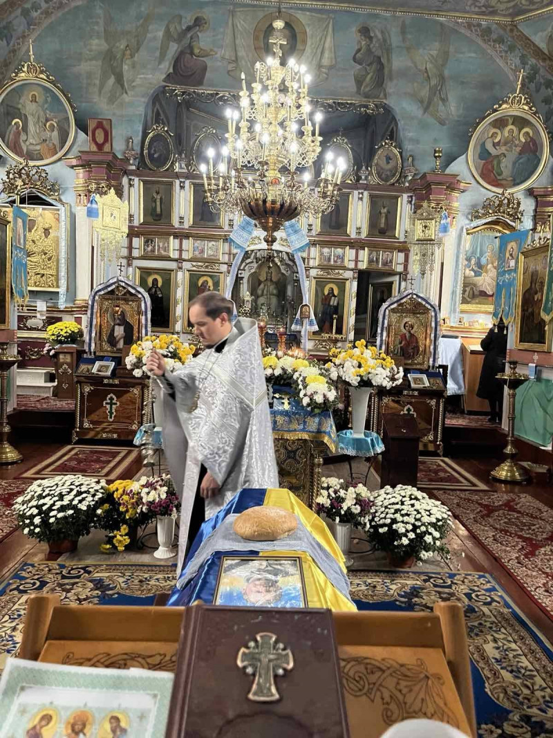 Майже рік вважався зниклим безвісти: на Волині поховали Героя Анатолія Ленартовича
