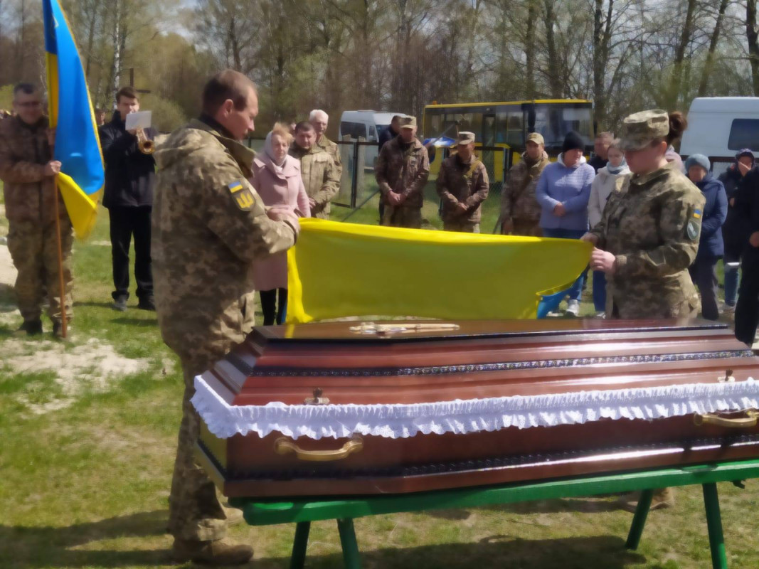 Понад півтора року вважався зниклим безвісти: у громаді на Волині попрощалися із воїном Юрієм Мухіним