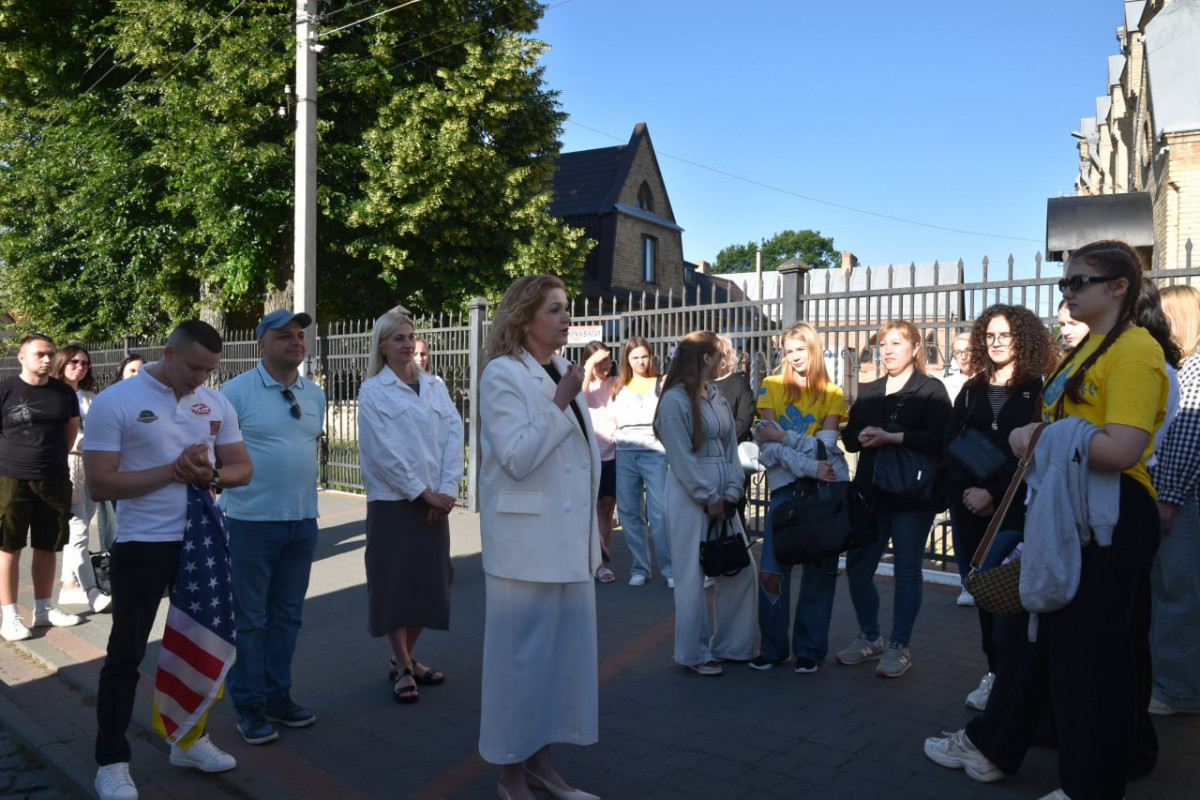Діти загиблих Героїв та зниклих безвісти з Луцької громади вирушили на реабілітацію та відпочинок у США