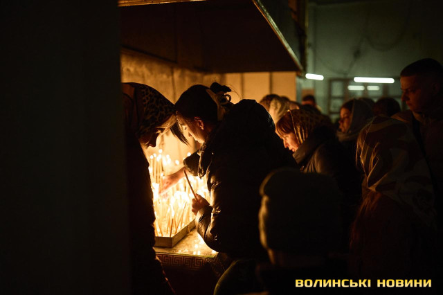 Як у Луцьку освячували кошики напередодні Великодня