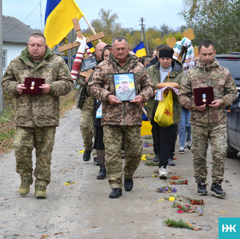 З перших днів вторгнення боронив Україну: на Волині попрощались з кавалером орденів «За мужність» Василем Петриком
