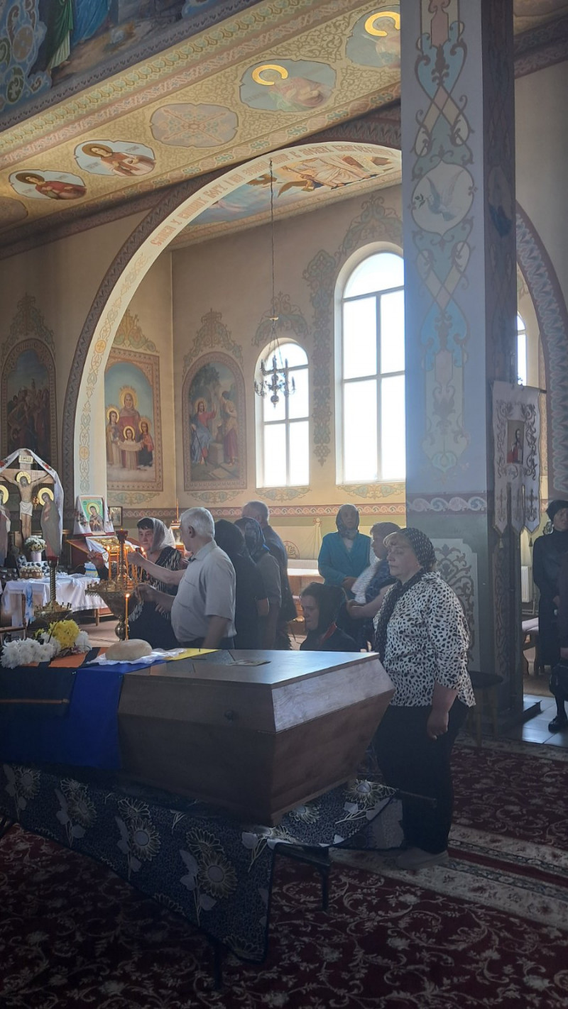 Понад 2 роки вважався зниклим безвісти: на Волині поховали Героя Володимира Кожевнікова