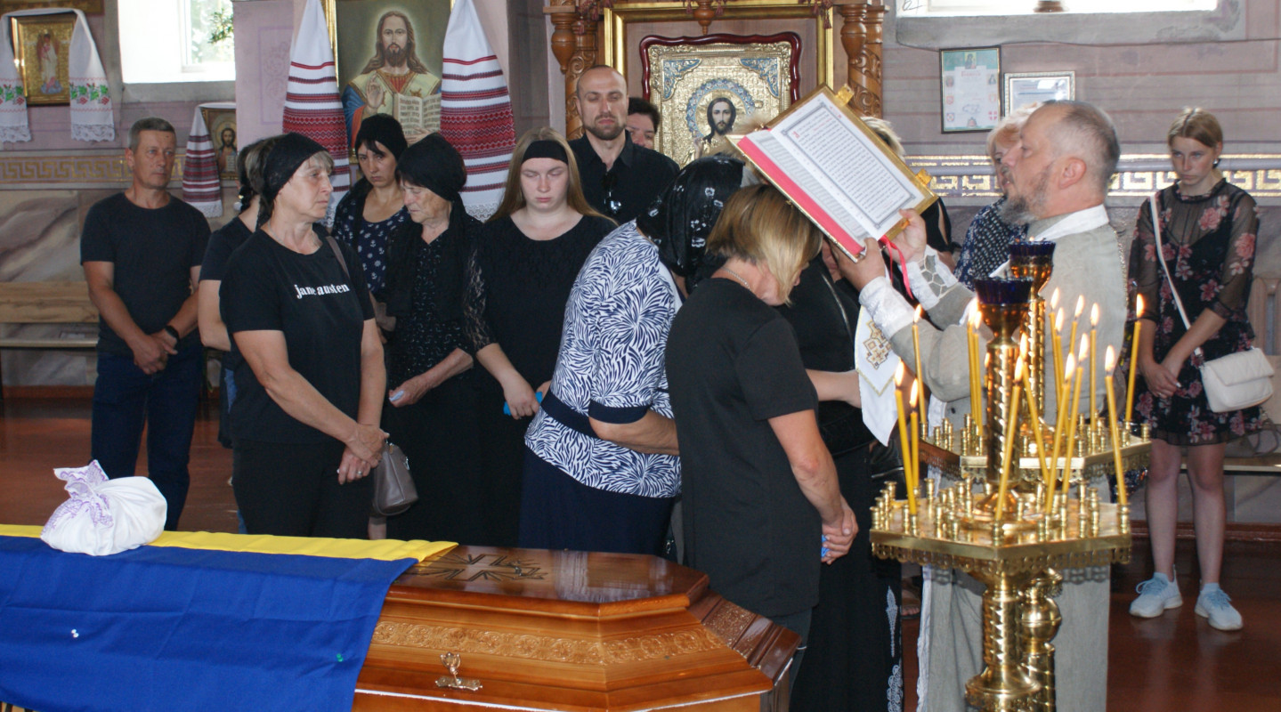 «За його голову окупанти обіцяли винагороду»: на Волині попрощалися з легендарним розвідником Віктором Зенцом