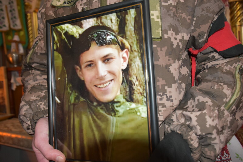 Загинув понад рік тому: у Луцькій громаді поховали 27-річного захисника Олександра Філіпчука