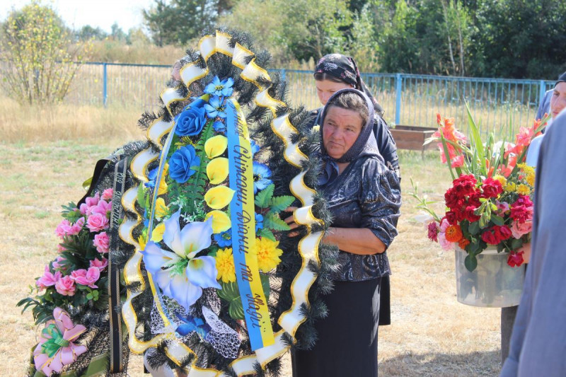 Життя забрала не ворожа куля, а підступна хвороба: на Волині провели в останню путь Віктора Ковальчука