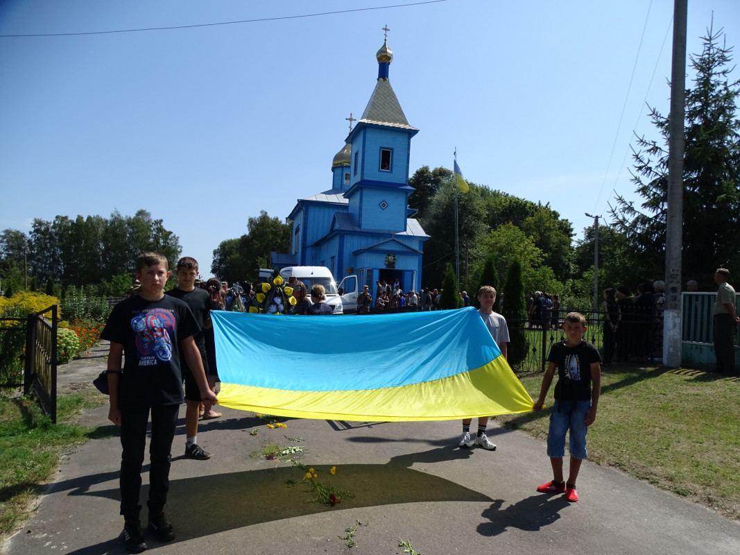 Лікарі боролися за його життя, але серце зупинилося: на Волині поховали 35-річного Сергія Омелянчука