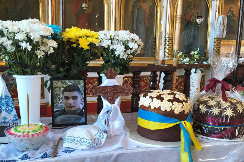 Рожищенська громада провела в останню земну дорогу свого наймолодшого захисника Івана Перія