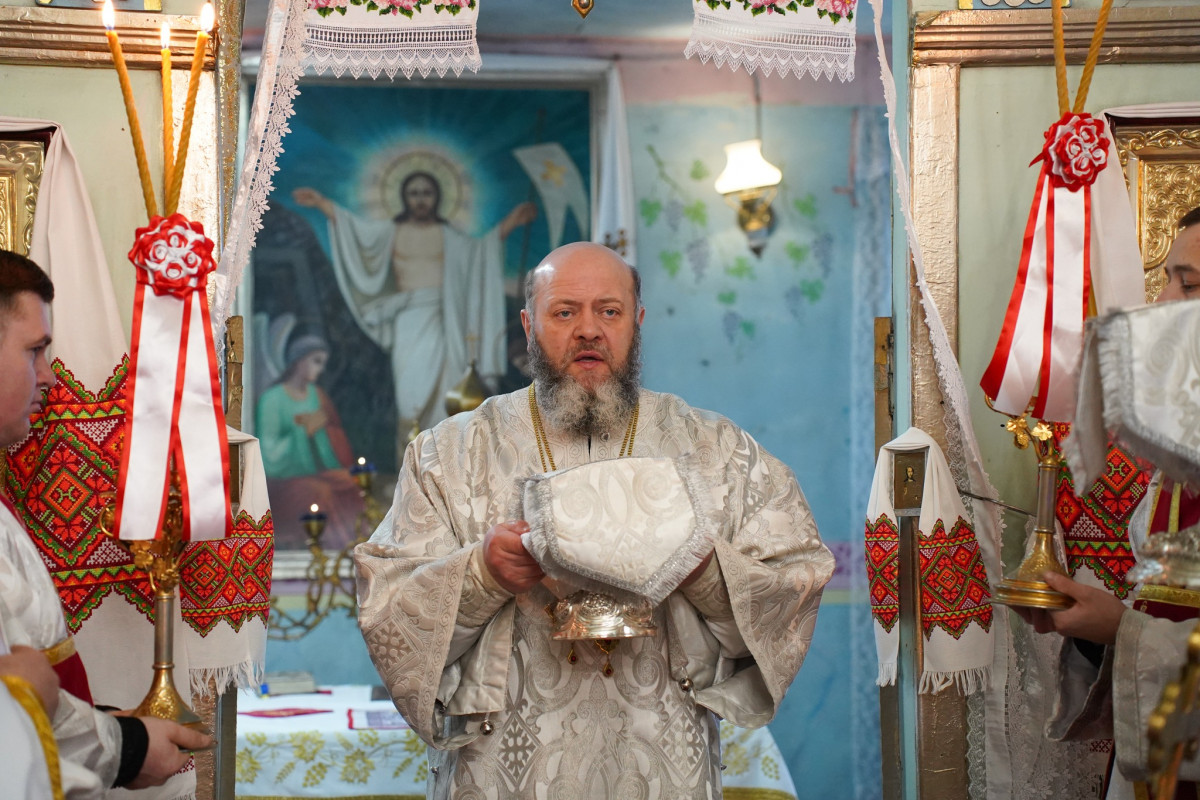 Владика Михаїл очолив празник Михайлівської парафії у Луцьку і нагородив духовенство та парафіян