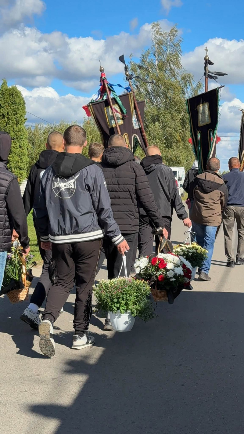 «Шкільний дзвінок прозвучав востаннє»: на Волині попрощалися з вчителькою