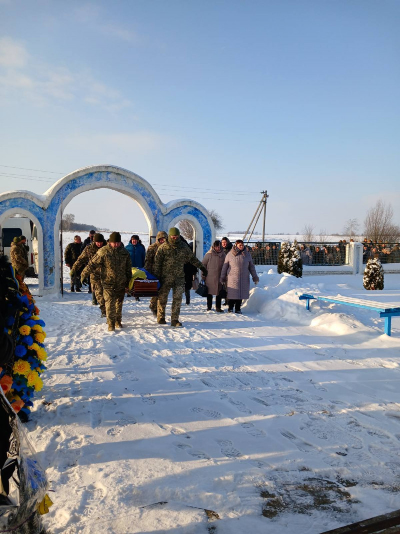 Приїхав у відпустку і серце зупинилося уві сні: на Волині поховали молодого захисника Ігоря Трохимчука