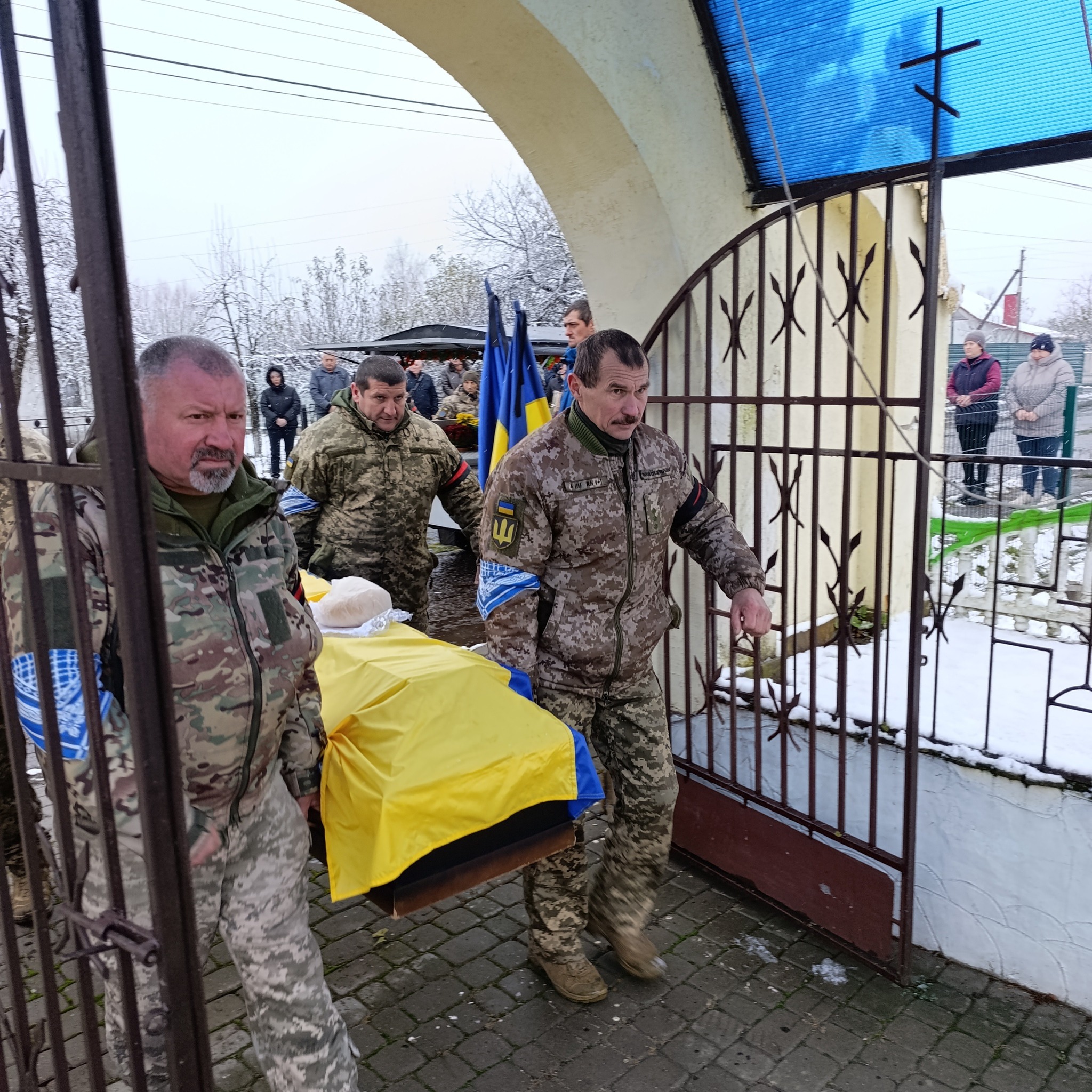 Навіки 29: на Волині попрощалися з молодим Героєм Романом Гайовим