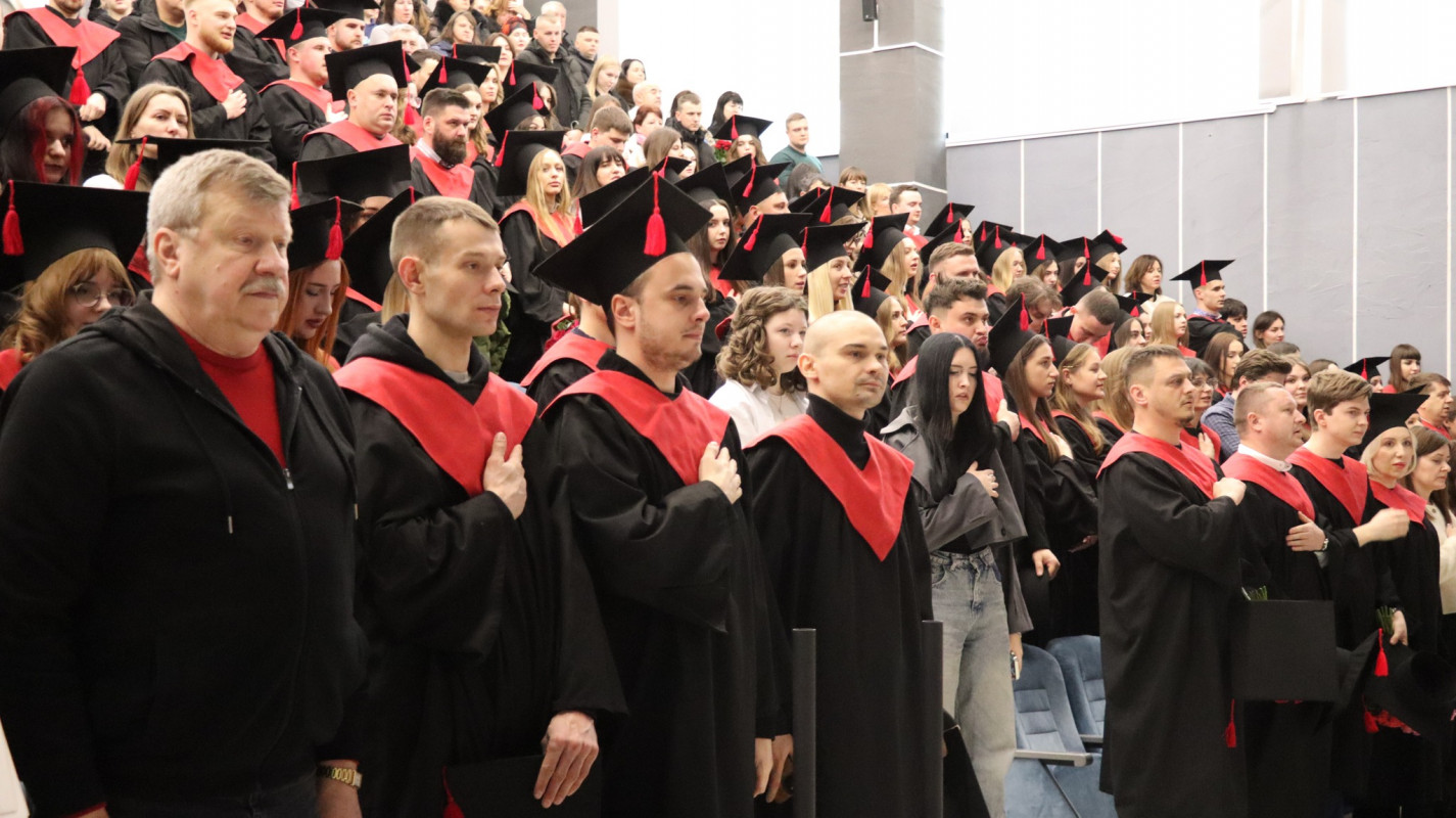Близько 800 магістрів отримали дипломи в Луцькому національному технічному університеті