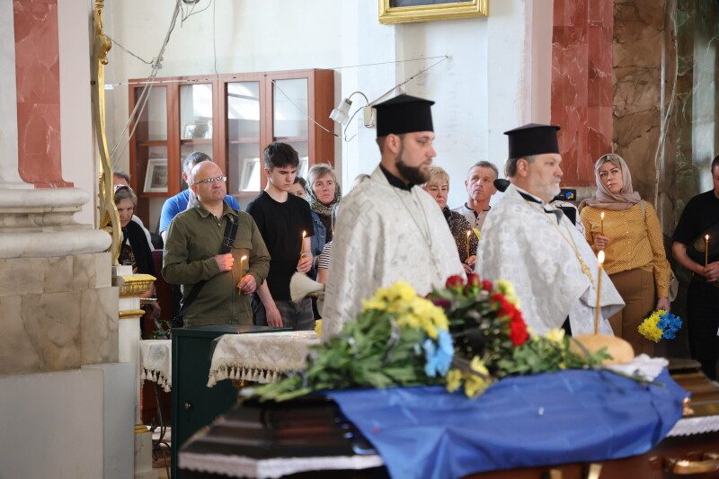У Луцьку попрощалися з Героєм Андрієм Ющиком, який загинув понад рік тому