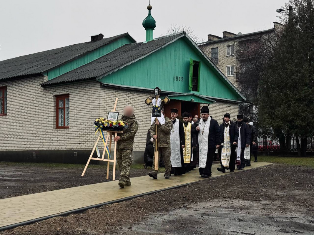 Був відважним воїном: на Волині попрощалися з Героєм Романом Ковалем