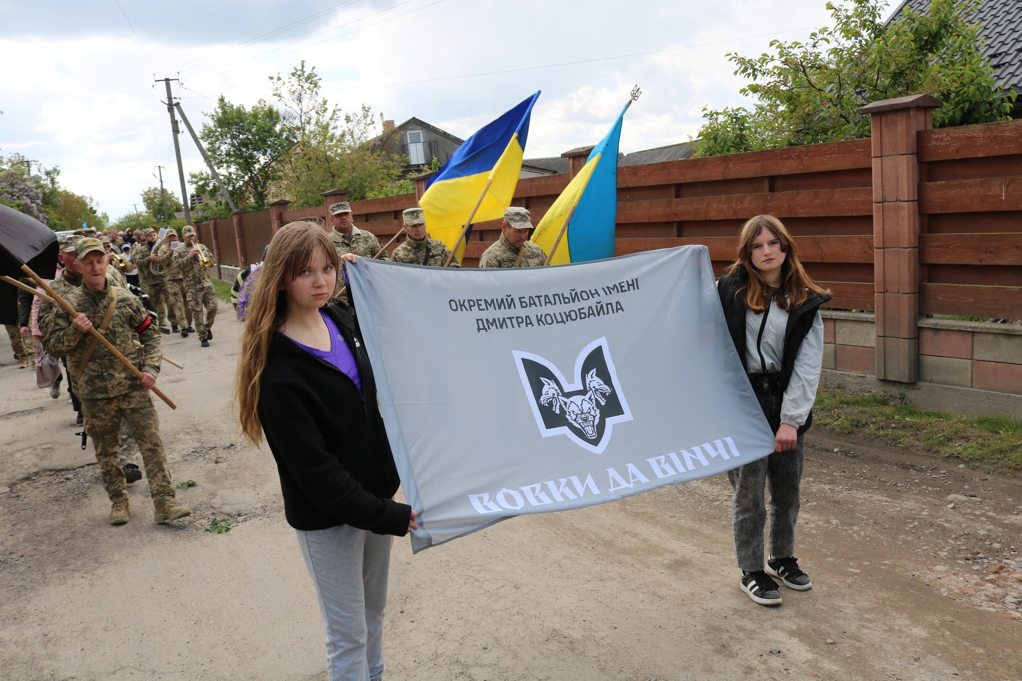 Захищав Україну з першого дня повномасштабного вторгнення: у Луцькому районі попрощалися з Героєм Леонідом Клехою