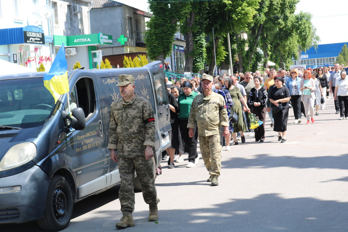 Понад 2 роки вважався зниклим безвісти: на Волині поховали воїна Віктора Миколайчука