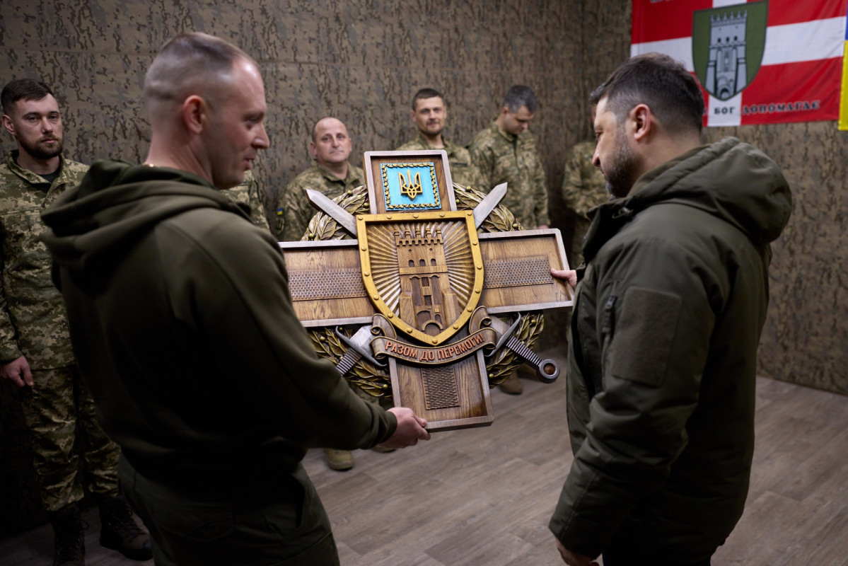 Зеленський вручив бойові нагороди воїнам легендарної 100-ї бригади