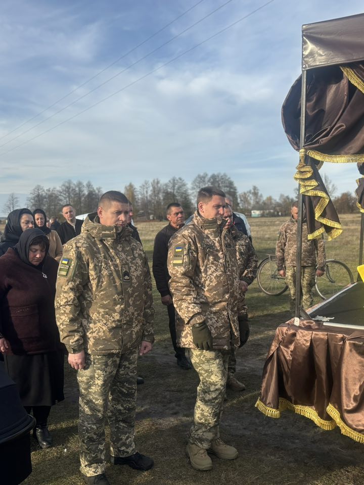 До останнього подиху боронив Україну: на Волині попрощалися із загиблим Героєм Іваном Кіпенем