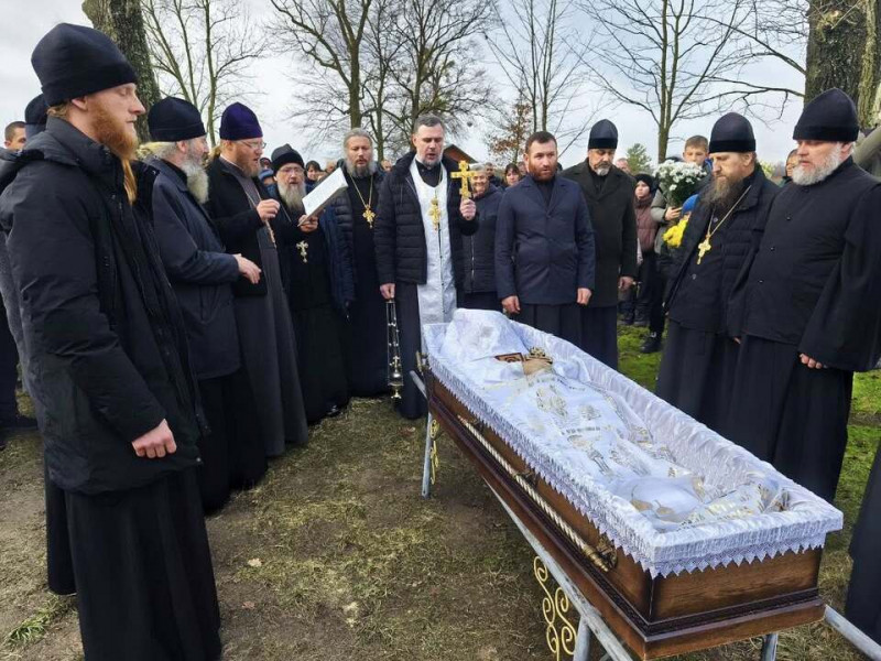 Понад 30 років був настоятелем храму: на Волині провели в останню путь священника