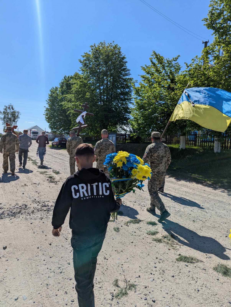 У громаді на Волині попрощалися з військовим Юрієм Шевчуком