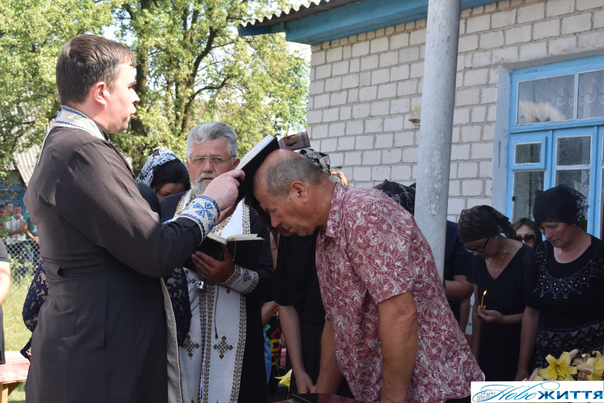 Залишилися дружина та маленький синочок: волиняни попрощалися із загиблим Героєм Миколою Жилком