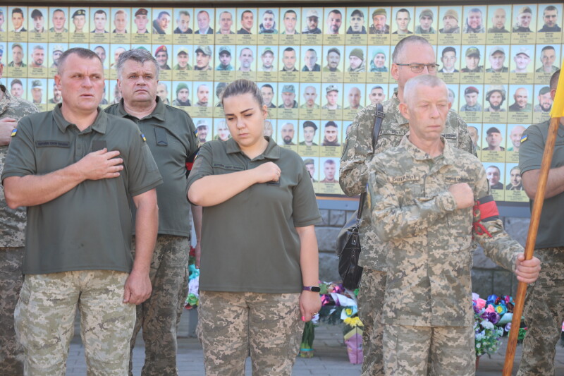 Загинув на фронті понад 10 місяців тому: у Луцьку попрощалися із загиблим Героєм Анатолієм Хабовцем