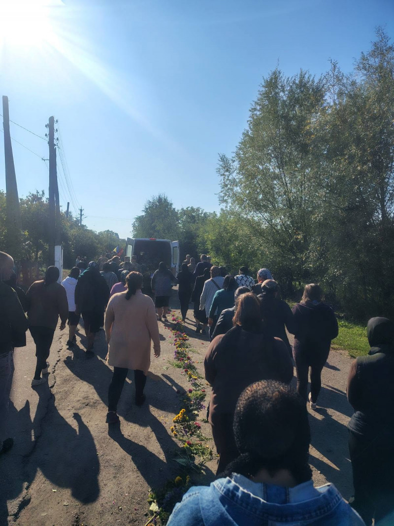 Йому назавжди 29: на Волині провели в останню путь Героя Дмитра Різника