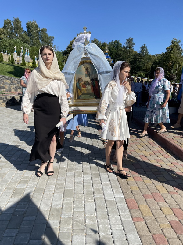 Митрополит Михаїл звершив літургію у волинському храмі з 150-річною історією