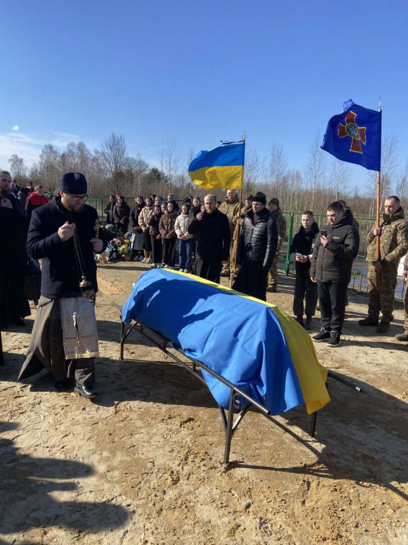 Життя обірвалося на Дніпропетровщині: на Волині поховали захисника Віктора Маковецького